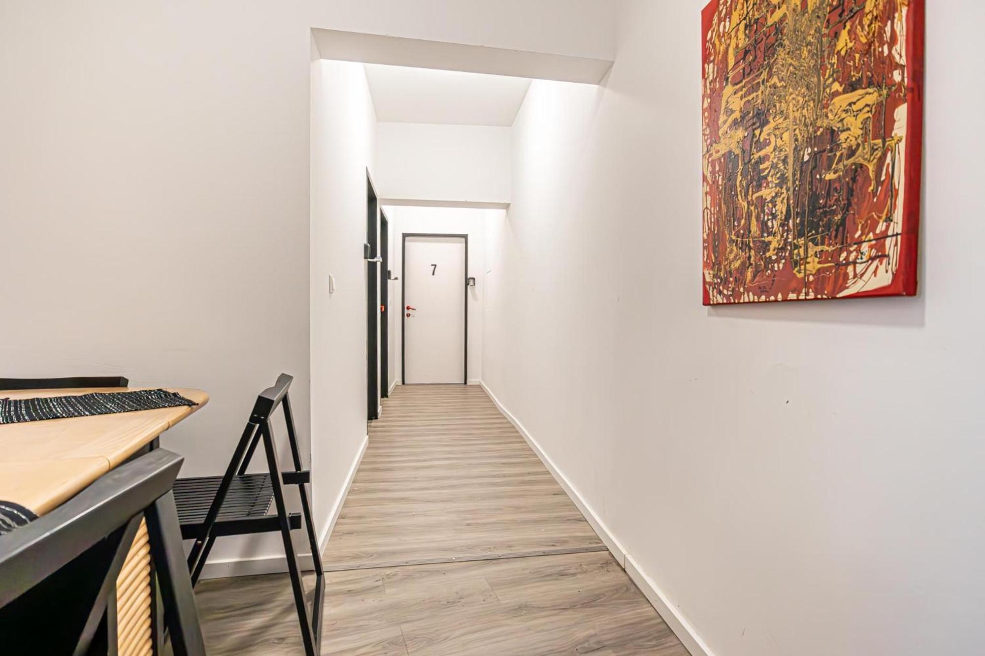 Near Schoenbrunn - Economy Rooms In Shared Apartment At Meidling Train Station Wien Exterior foto