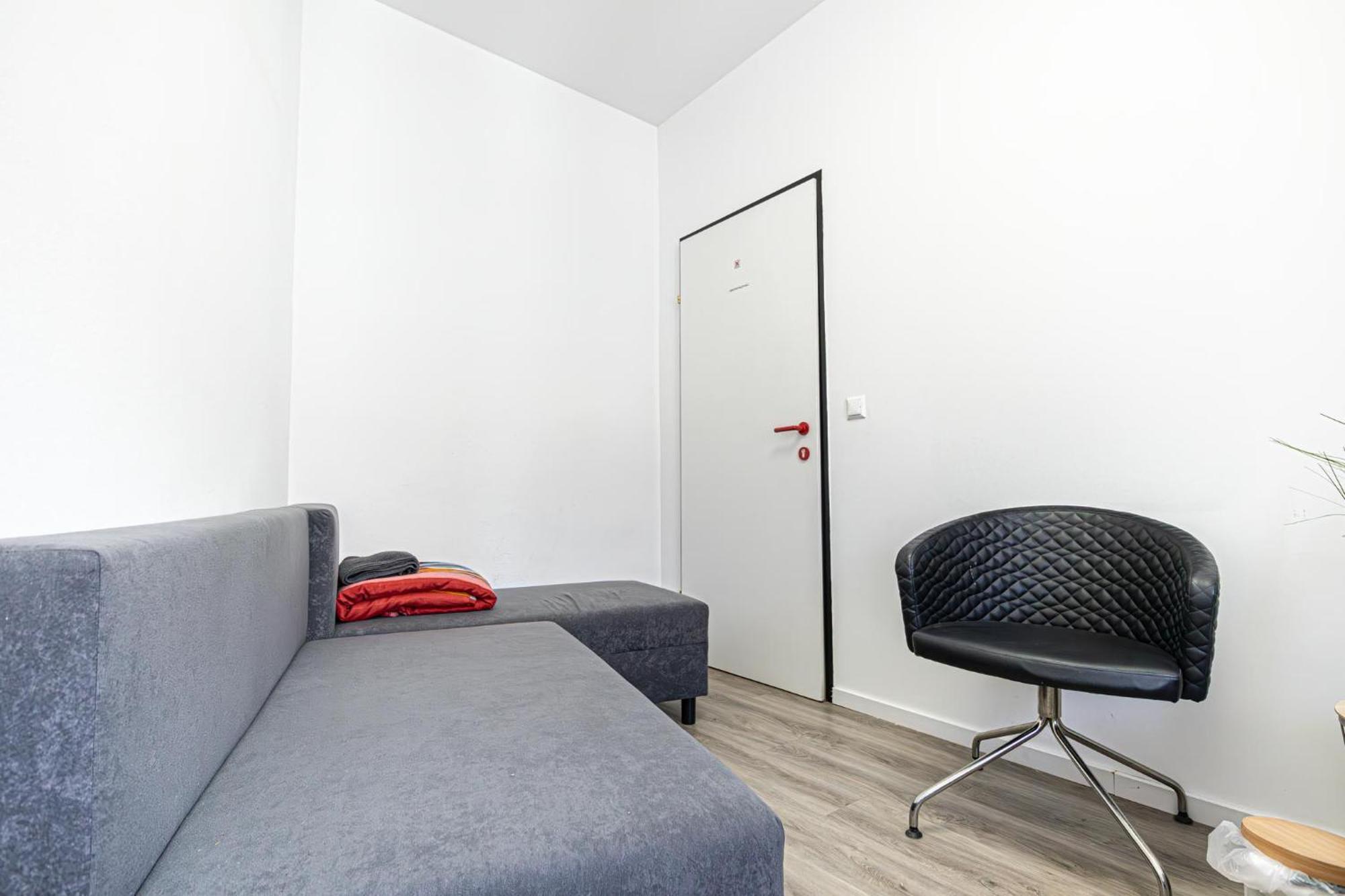 Near Schoenbrunn - Economy Rooms In Shared Apartment At Meidling Train Station Wien Exterior foto