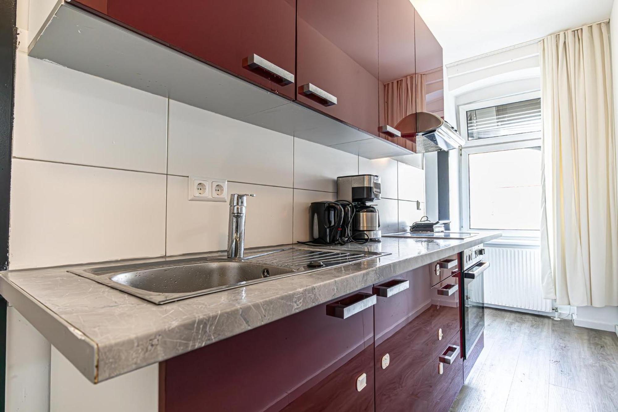 Near Schoenbrunn - Economy Rooms In Shared Apartment At Meidling Train Station Wien Exterior foto