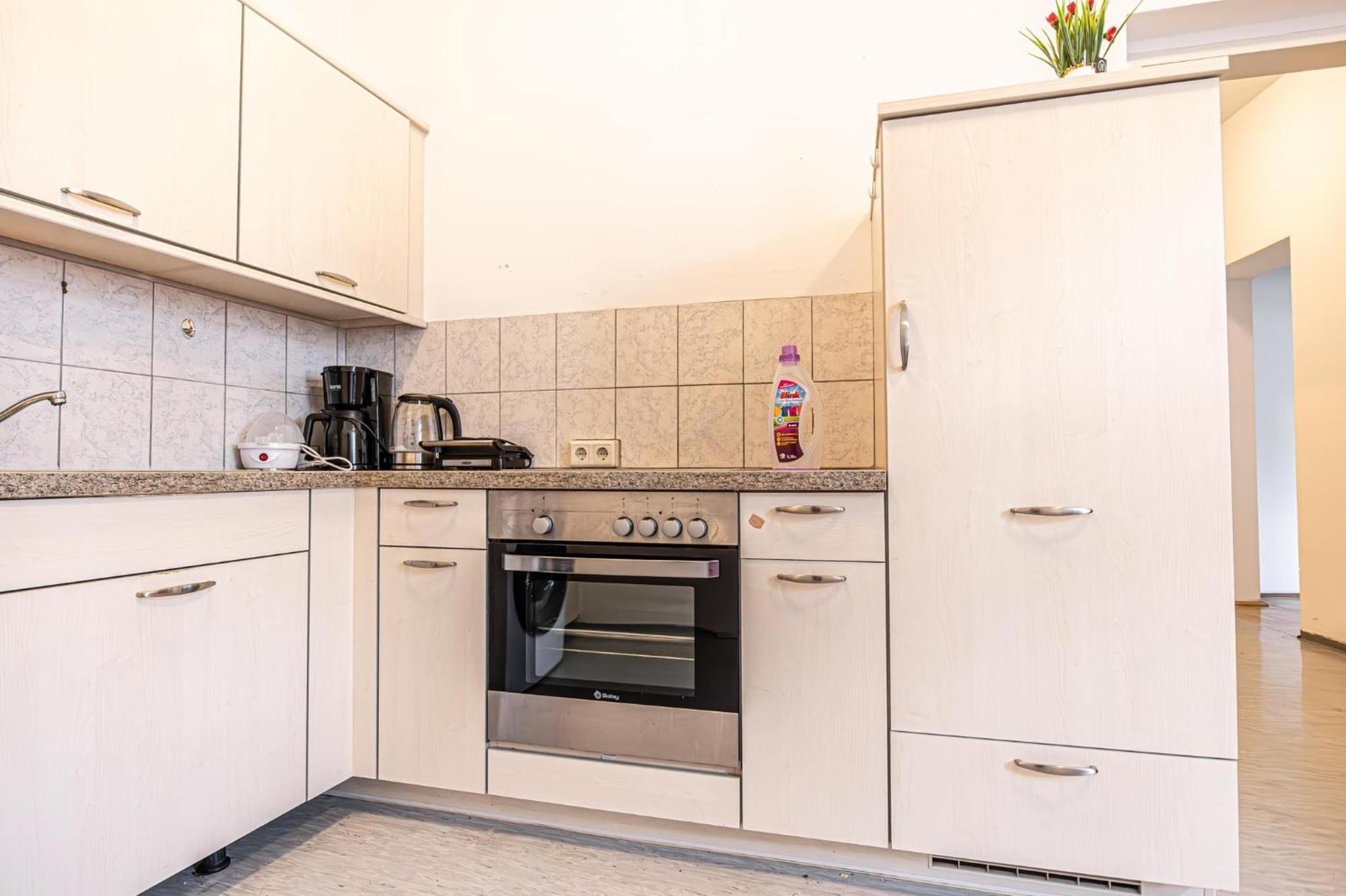 Near Schoenbrunn - Economy Rooms In Shared Apartment At Meidling Train Station Wien Exterior foto