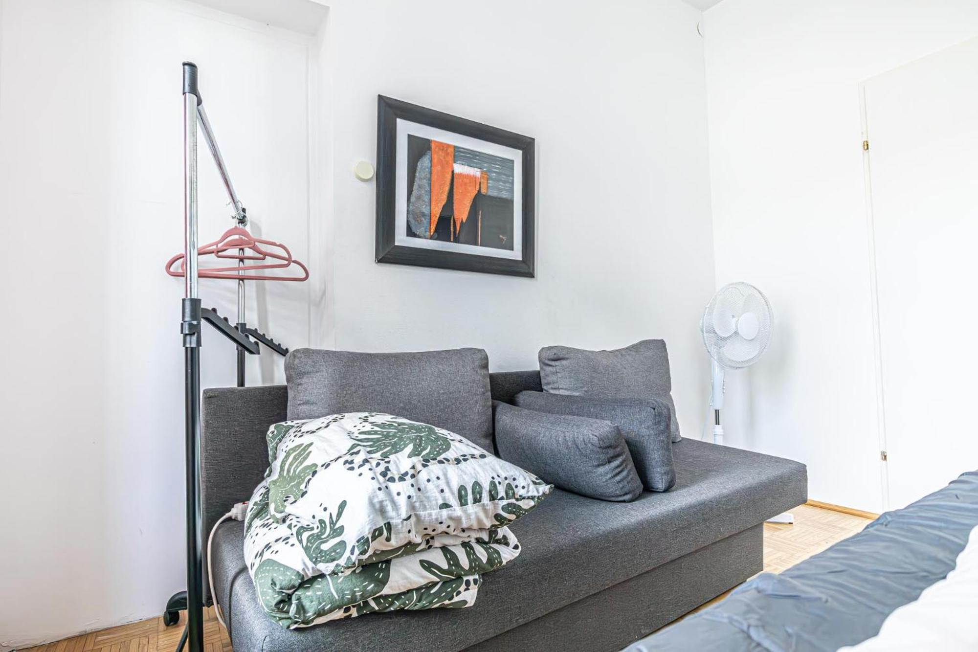 Near Schoenbrunn - Economy Rooms In Shared Apartment At Meidling Train Station Wien Exterior foto