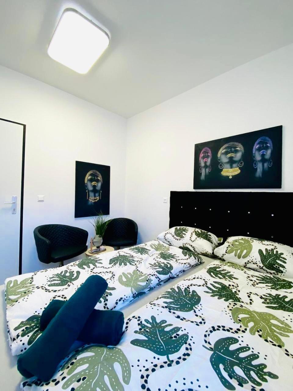 Near Schoenbrunn - Economy Rooms In Shared Apartment At Meidling Train Station Wien Exterior foto