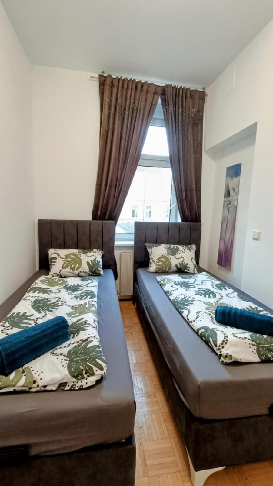 Near Schoenbrunn - Economy Rooms In Shared Apartment At Meidling Train Station Wien Exterior foto